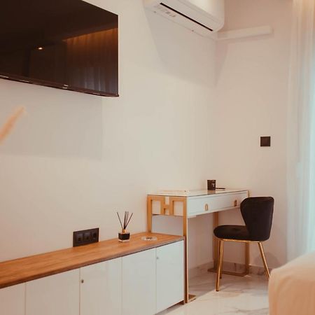 Aelia - Luxury Central Suite Александруполис Екстериор снимка
