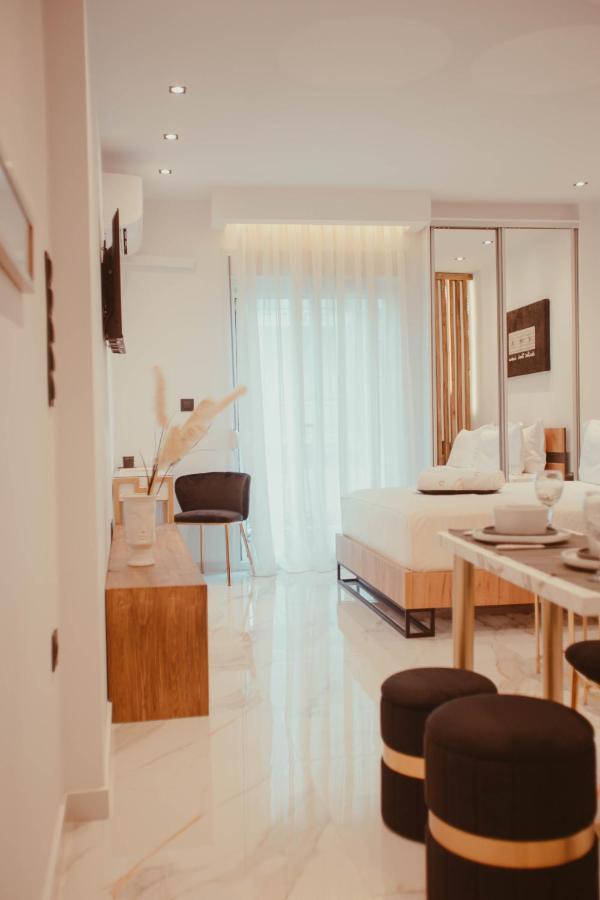 Aelia - Luxury Central Suite Александруполис Екстериор снимка