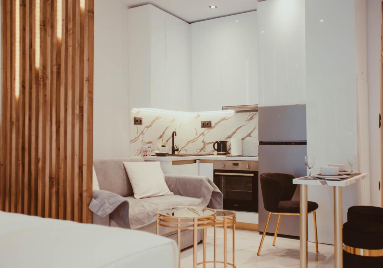 Aelia - Luxury Central Suite Александруполис Екстериор снимка